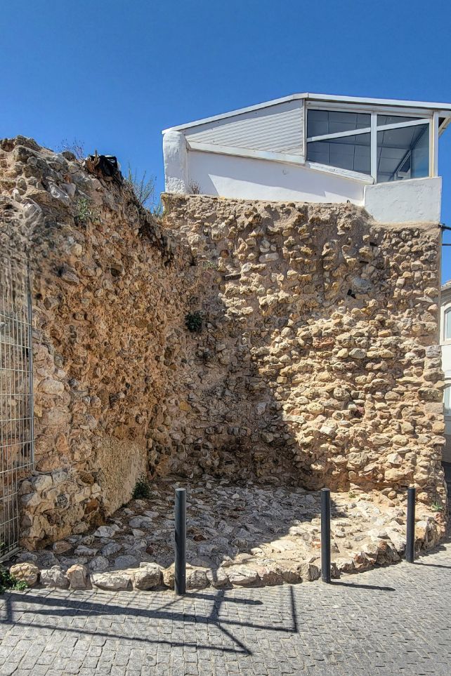 Albuferia Castle Wall